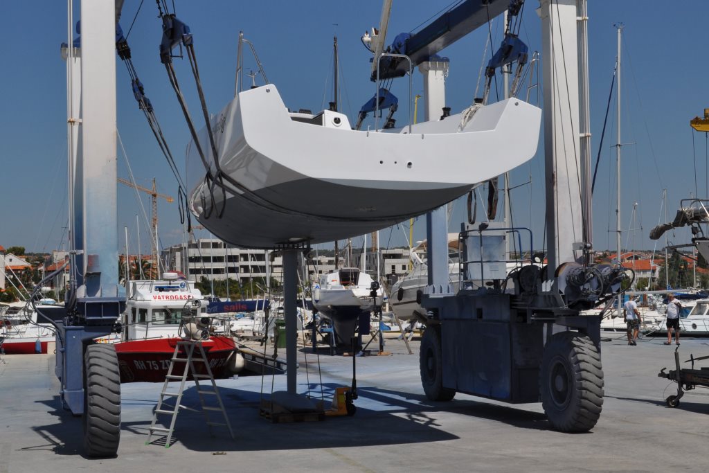 Enavigo 38 Racer — carbon offshore Club Racer under sail