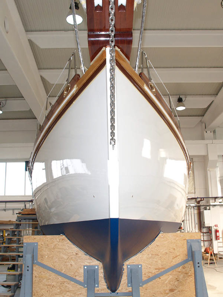 Enavigo Cutter — wooden cruising yacht under sail