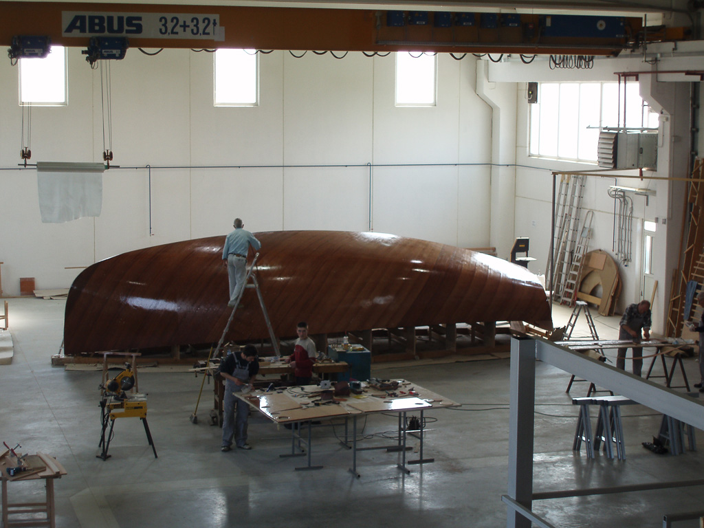 Enavigo Cutter — wooden cruising yacht under sail