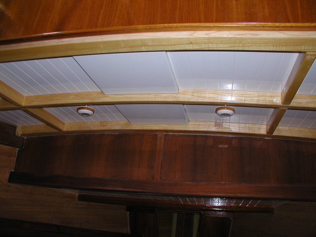Enavigo Cutter — wooden cruising yacht under sail