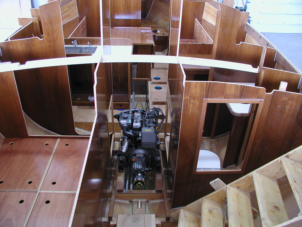Enavigo Cutter — wooden cruising yacht under sail