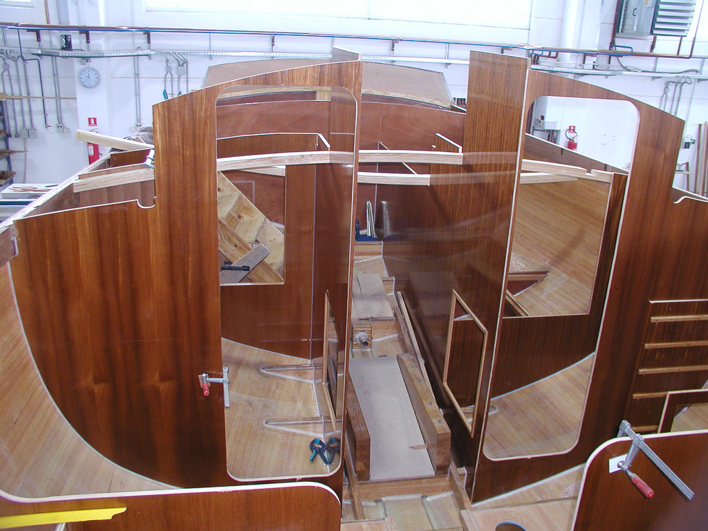 Enavigo Cutter — wooden cruising yacht under sail