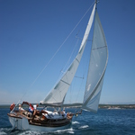 Enavigo Cutter — wooden long-keel cruiser